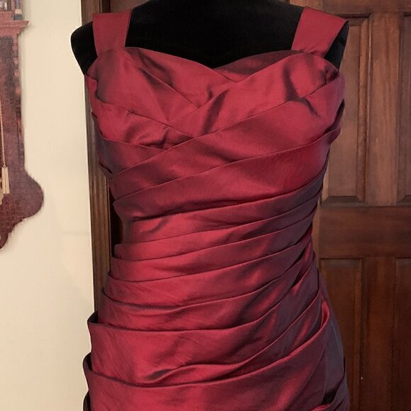 Elegant Designer Formal Dress w/ Coat – Holiday & Wedding Ready! - Picture 2 of 13